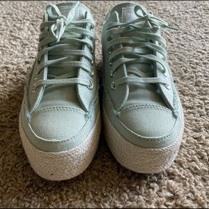 Brand new Converse platform sneaker